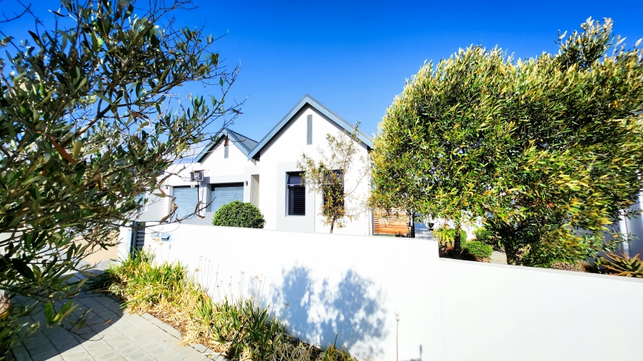 To Let 3 Bedroom Property for Rent in Sitari Country Estate Western Cape